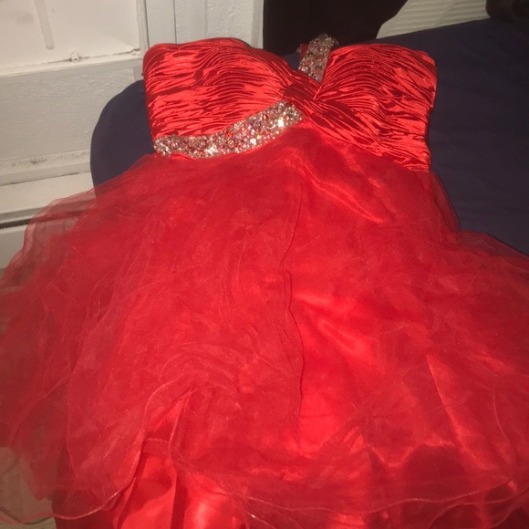 Over the shoulder, short prom dress - Picture 2 of 4